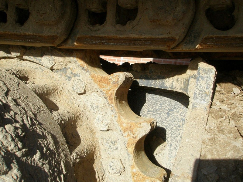 Crawler excavator Komatsu PC 240LC-11: picture 7