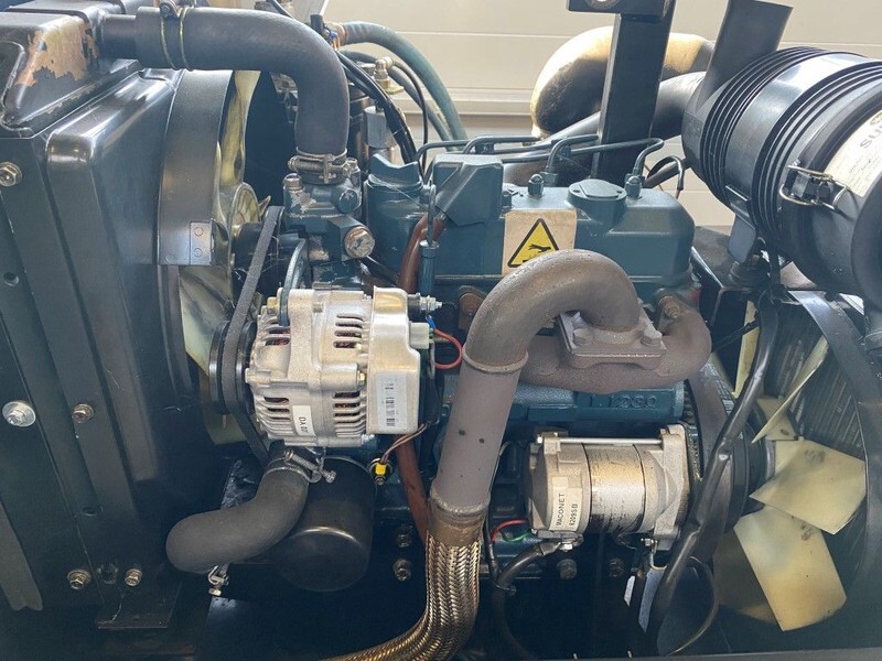 Air compressor Kubota Sullair 15.5 kW 7 bar 2000 L / min Diesel Schroefcompressor: picture 4