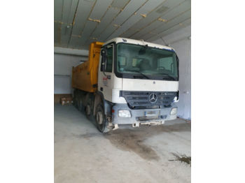Concrete pump truck MERCEDES-BENZ Actros: picture 1