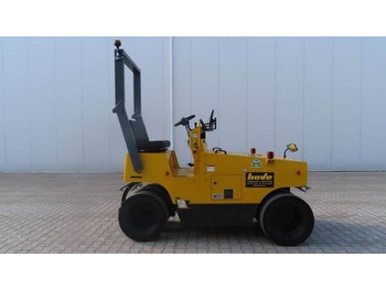 Sakai TS-160-3 - Pneumatic roller
