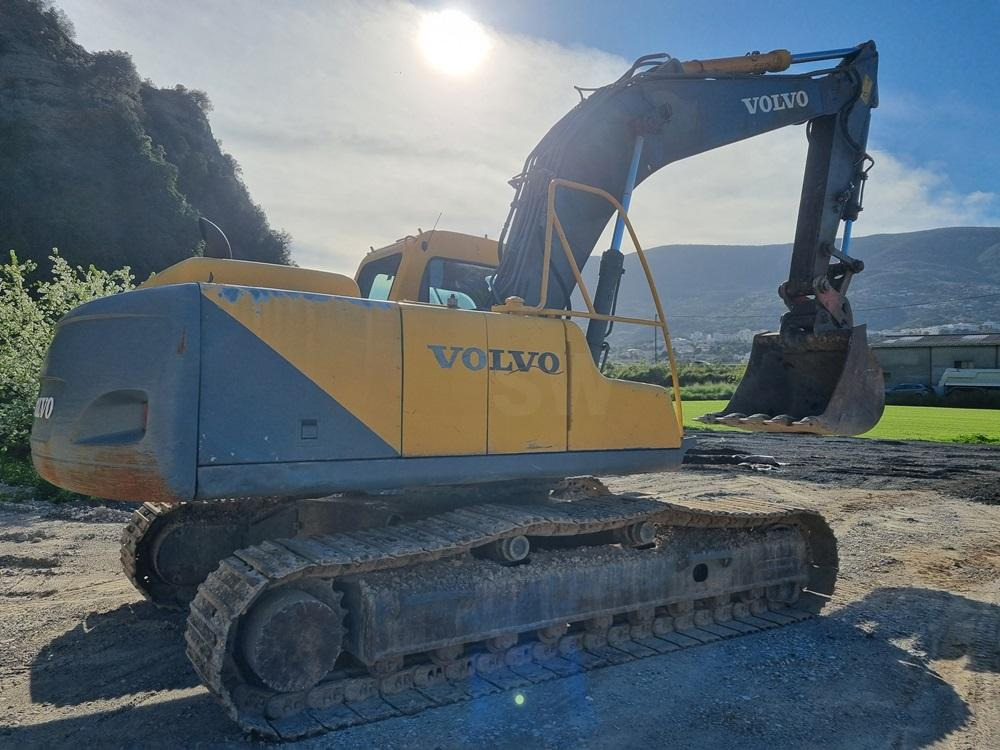 Crawler excavator Volvo EC210: picture 2