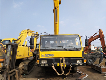 Crane XCMG QY70K: picture 1