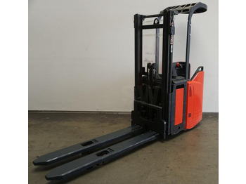 Stacker Linde D 12 SP 133: picture 2