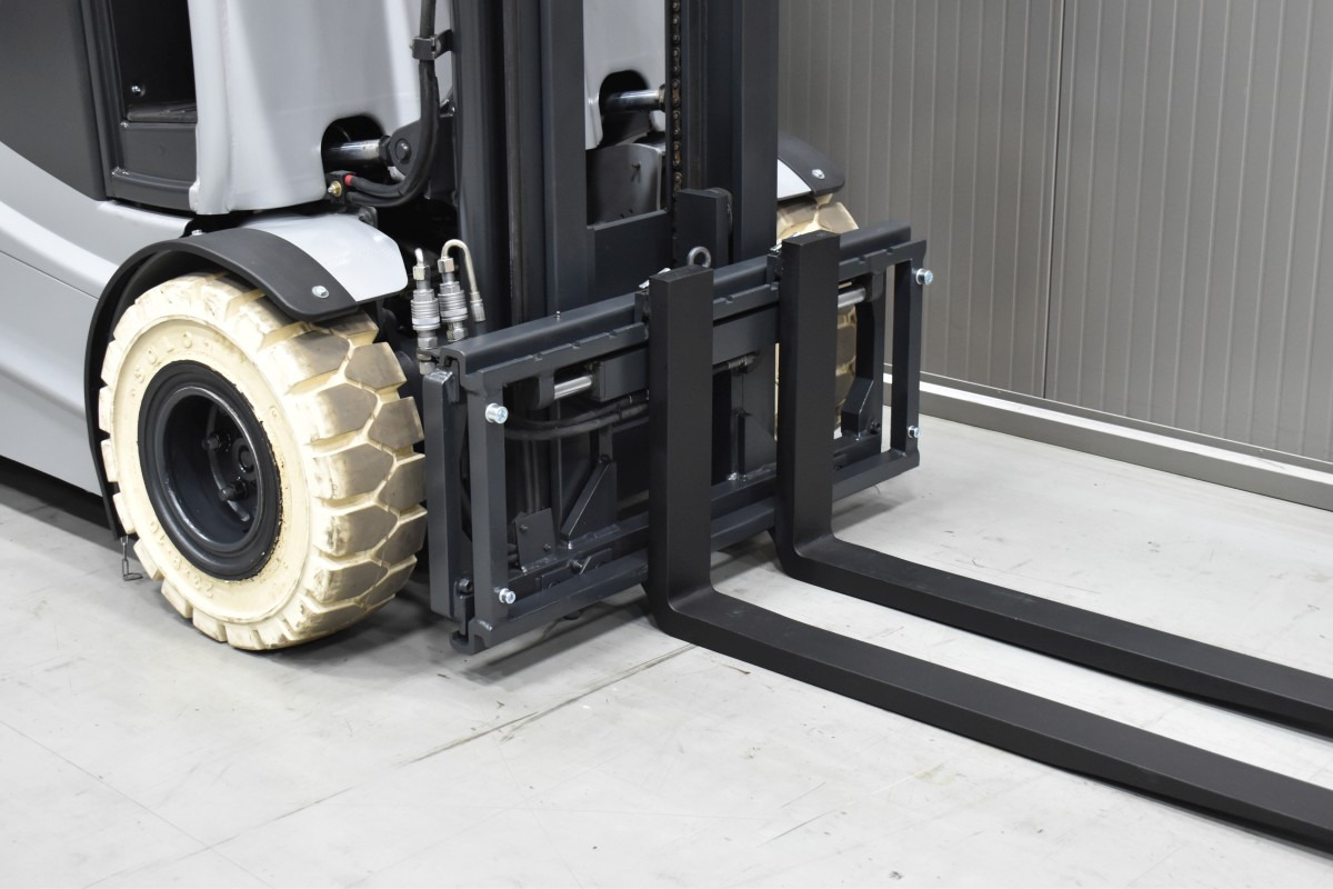 Electric forklift STILL RX 60-25: picture 5