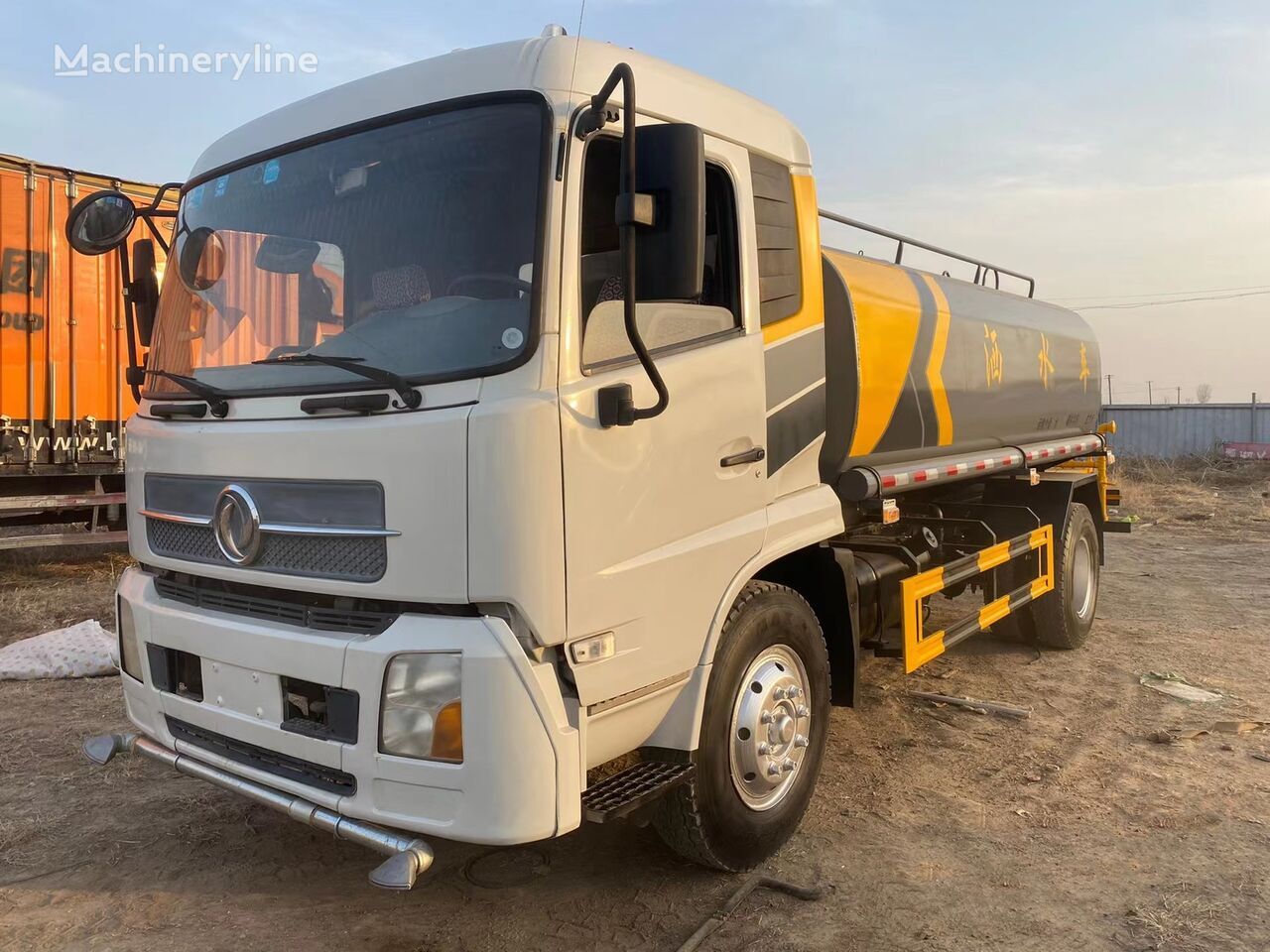 Municipal/ Special vehicle, Tank truck Dongfeng 4x2 drive 12 tons water tank capacity truck: picture 3