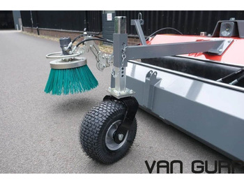 New Road sweeper Giant Veegmachine met hydraulische opvangbak en zijborst: picture 4