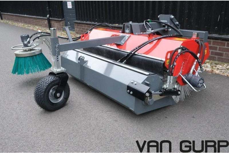 New Road sweeper Giant Veegmachine met hydraulische opvangbak en zijborst: picture 3