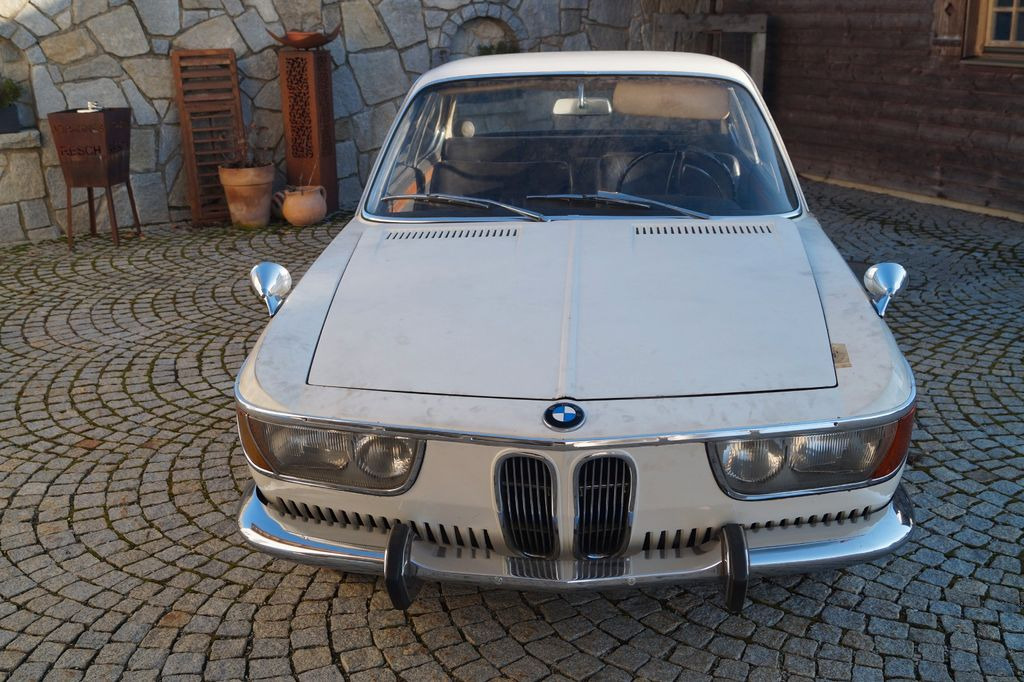 Car BMW 2000 CS: picture 6