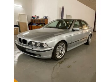Car BMW 528i: picture 1