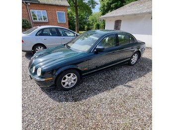 Car Jaguar S-type: picture 1