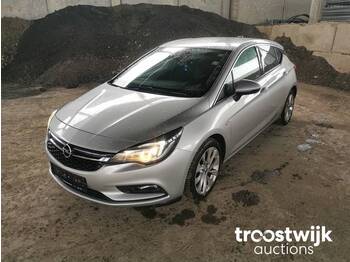 Car Opel Astra: picture 1