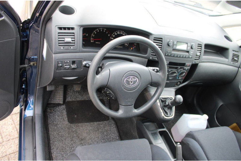 Car Toyota Corolla Verso + Manual: picture 5