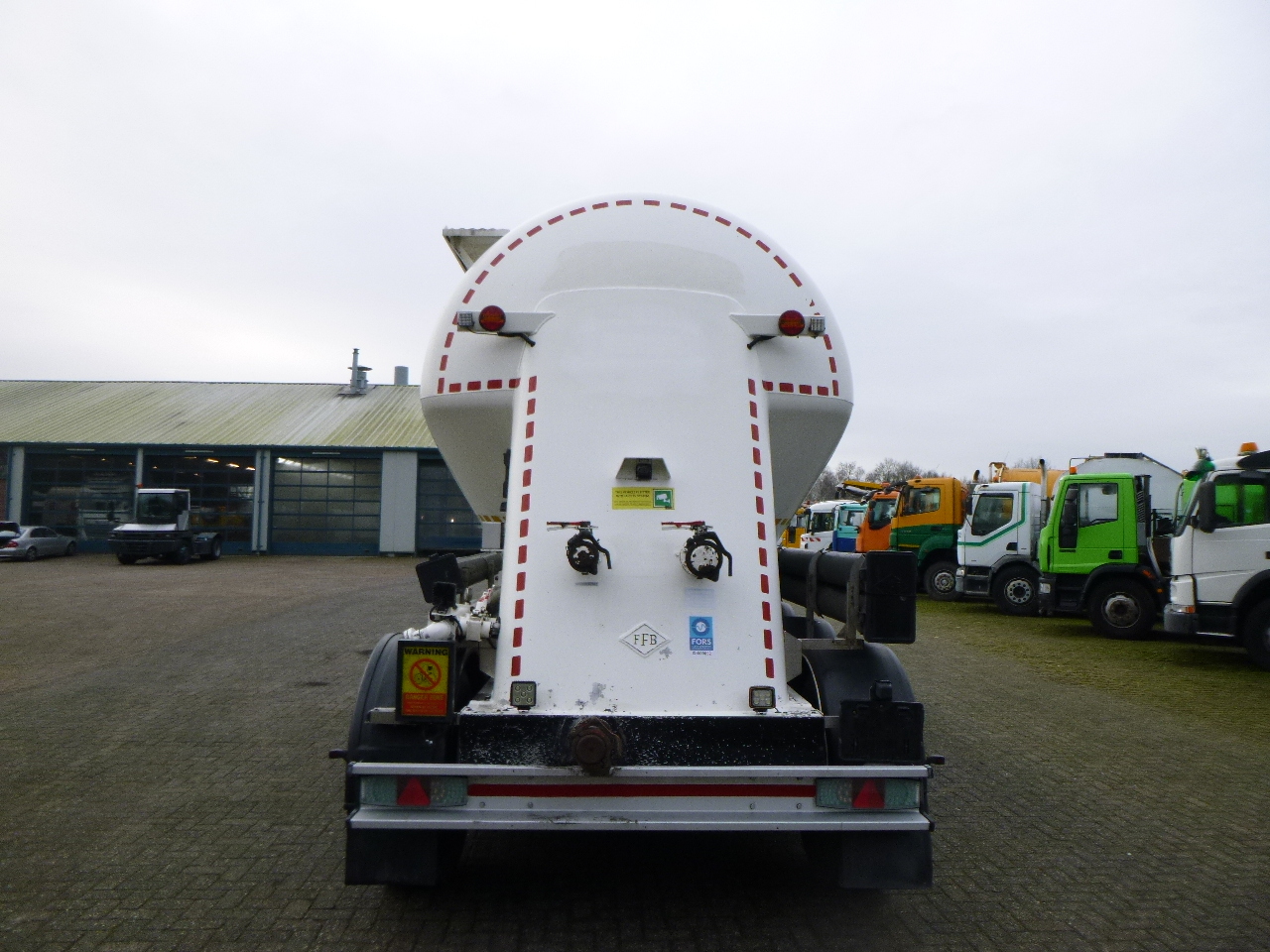 Tank semi-trailer for transportation of flour Feldbinder Powder tank alu 36 m3 / 1 comp: picture 6