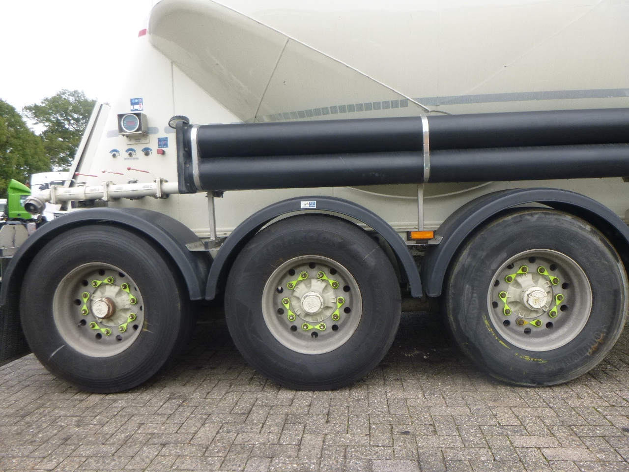 Tank semi-trailer for transportation of flour Feldbinder Powder tank alu 40 m3 / 1 comp: picture 6