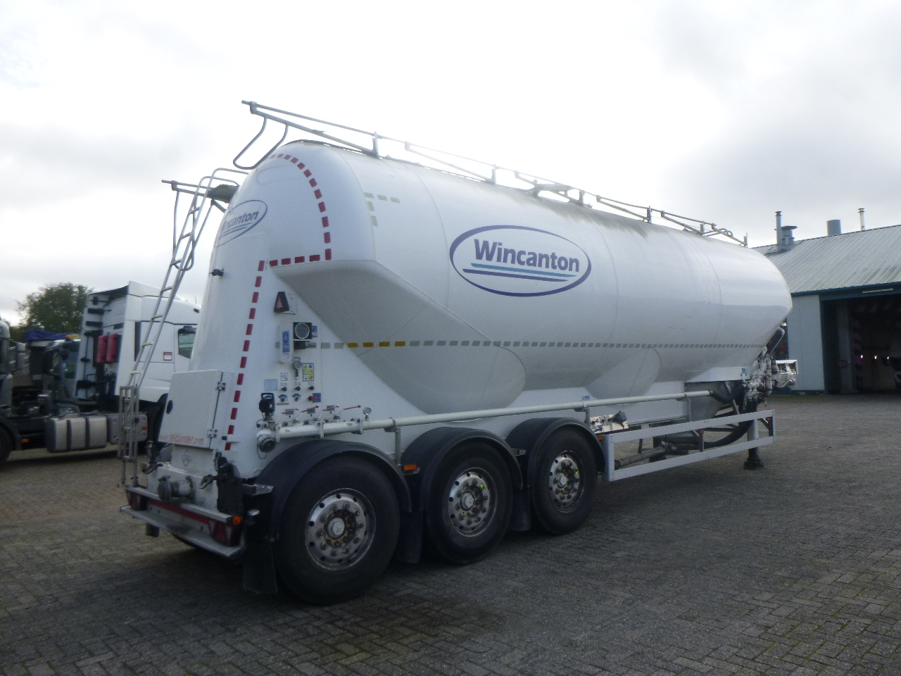 Tank semi-trailer for transportation of flour Feldbinder Powder tank alu alu 49 m3 / 1 comp: picture 4