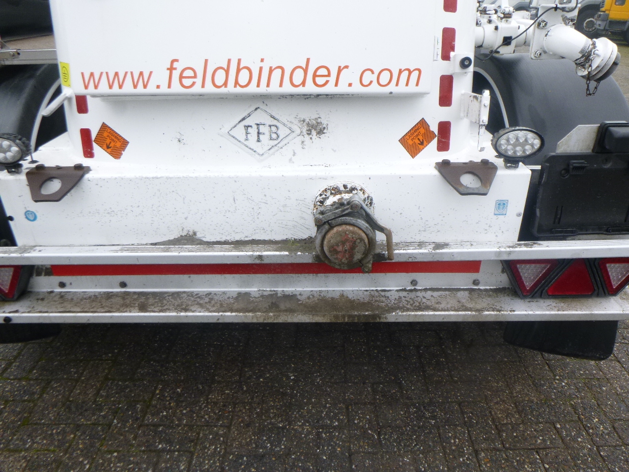 Tank semi-trailer for transportation of flour Feldbinder Powder tank alu alu 49 m3 / 1 comp: picture 15