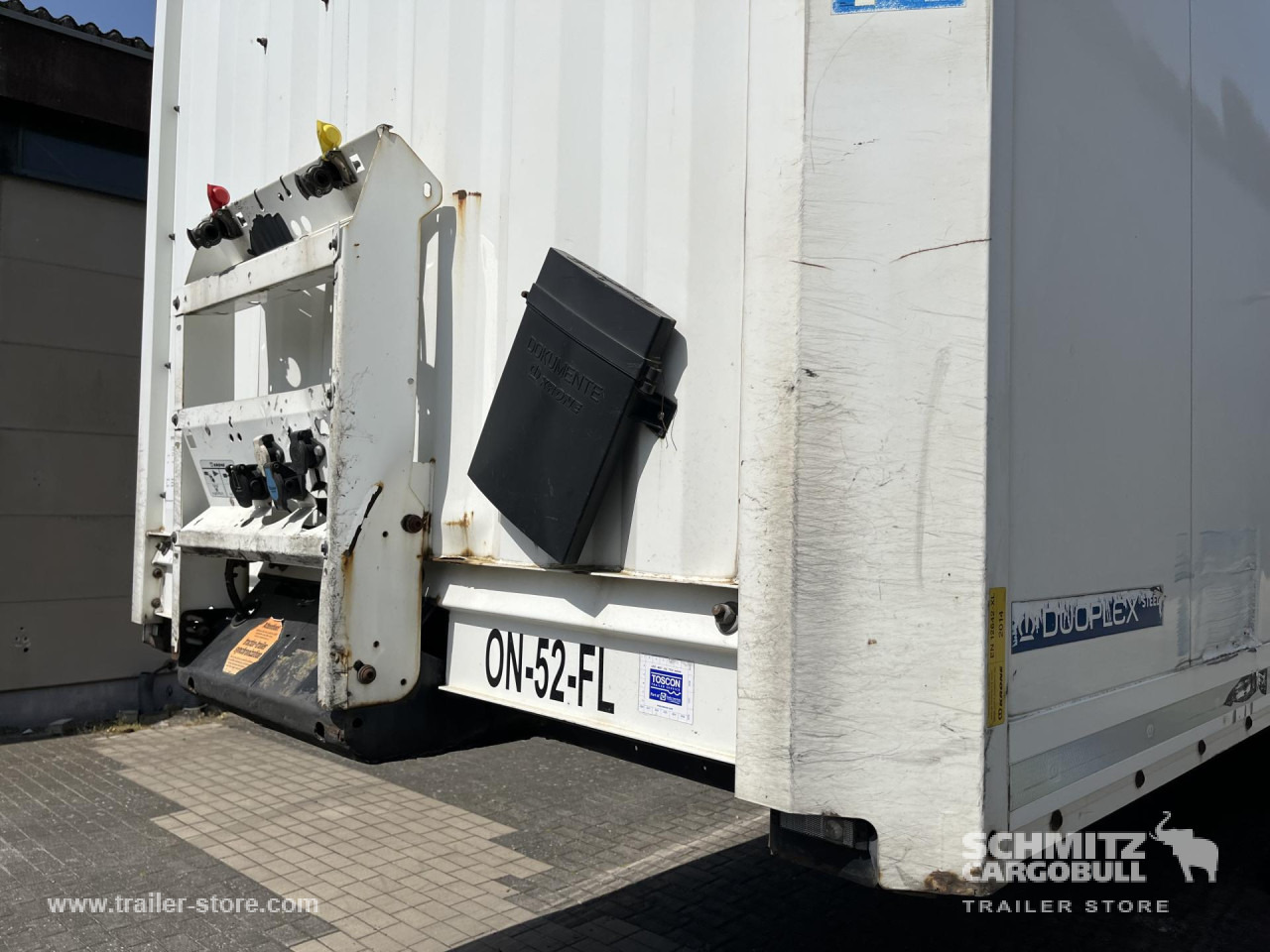 Closed box semi-trailer KRONE Auflieger Trockenfrachtkoffer Standard: picture 12