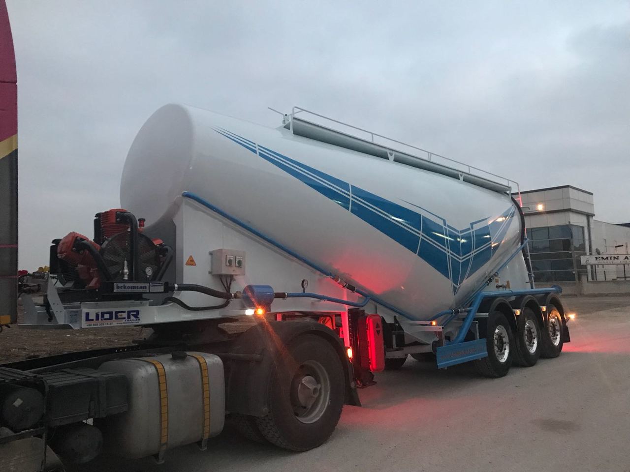 New Tank semi-trailer for transportation of cement LIDER 2023 MODEL NEW CEMENT TANKER: picture 10