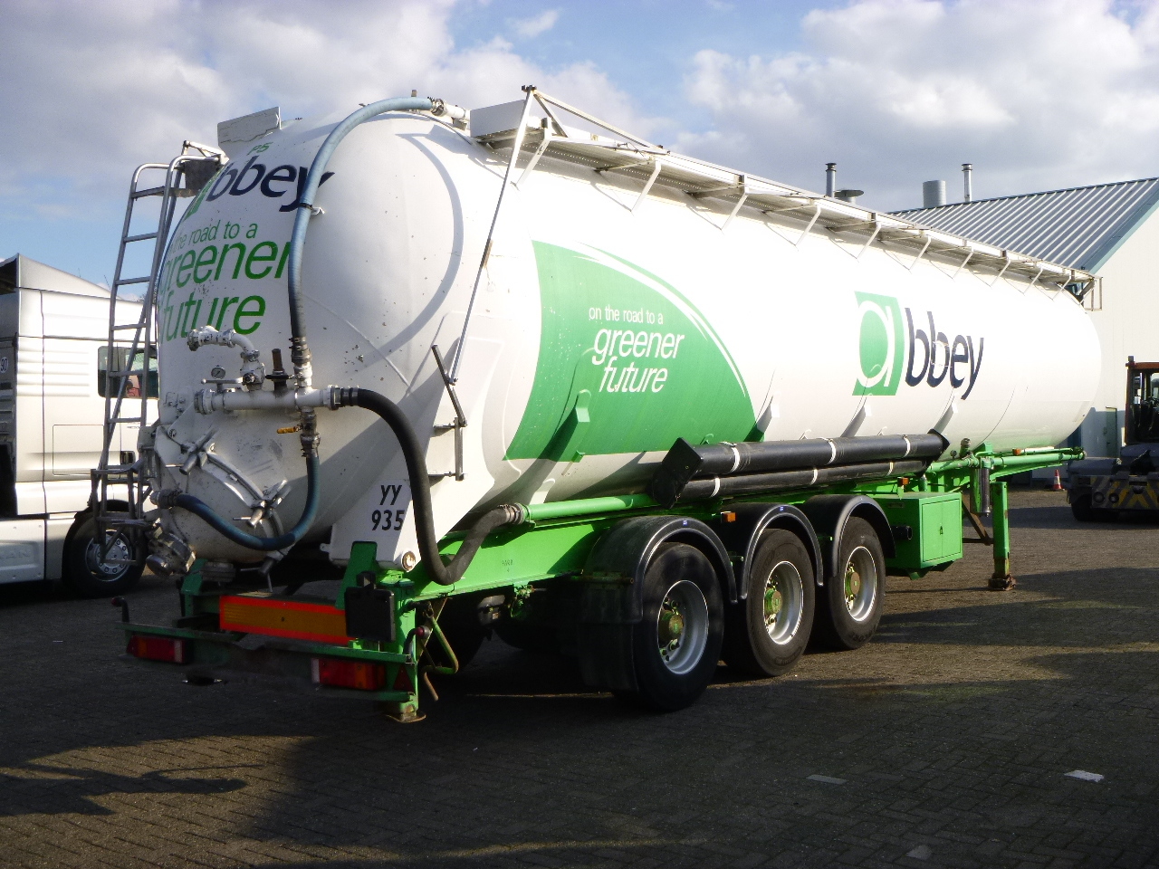 Tank semi-trailer for transportation of flour L.A.G. Powder tank alu 58.5 m3 (tipping): picture 4