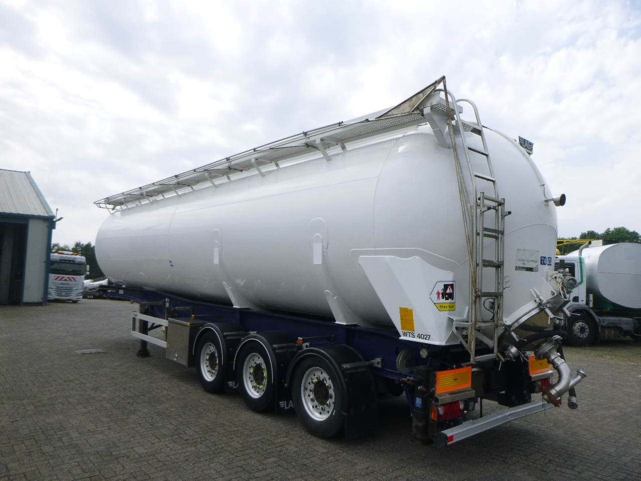 Tank semi-trailer for transportation of flour L.A.G. Powder tank alu 58 m3 (tipping): picture 3
