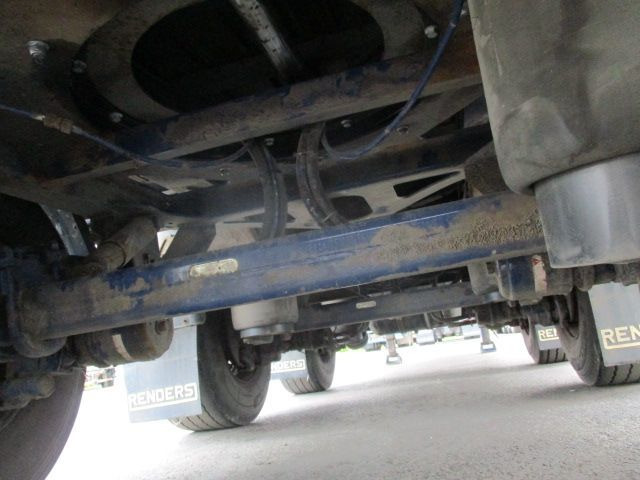 Curtainsider semi-trailer Renders steering axles: picture 6