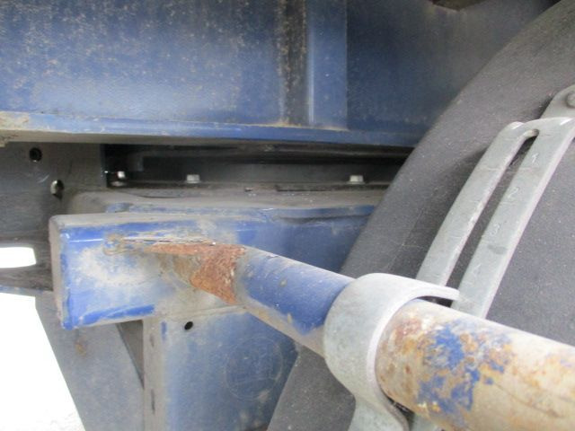 Curtainsider semi-trailer Renders steering axles: picture 4