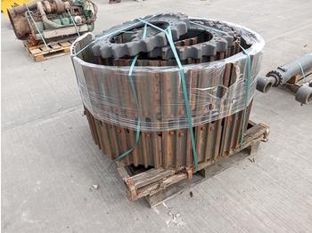 Track for Excavator 700mm Track Group & Sprockets to suit Volvo EC160B/EC160C/EC160D: picture 1