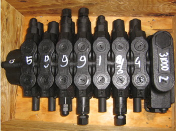 Cnh 85999134 - Hydraulic valve