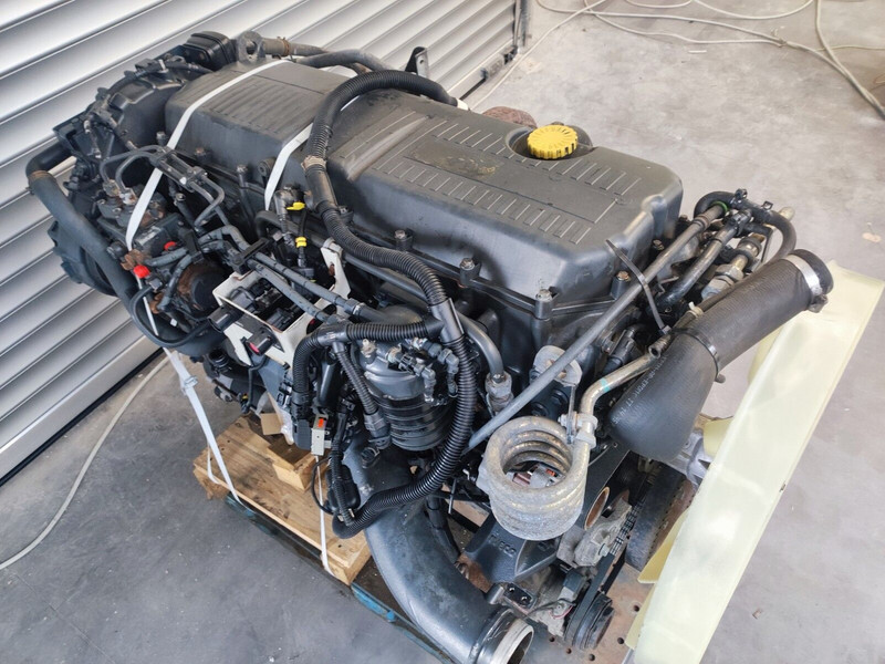 Engine for Truck Iveco STRALIS CURSOR 11 F3GFE611 EURO 6: picture 3