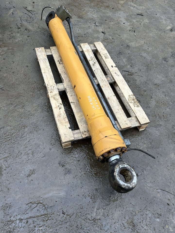 Hydraulic cylinder for Excavator LIEBHERR R906: picture 3