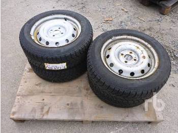 PIRELLI Quantity Of 4 - Wheels and tires