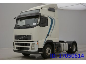 Tractor unit Volvo FH12.400 Globetrotter - ADR: picture 1