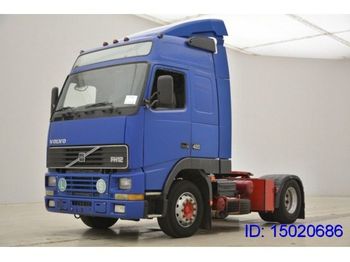 Tractor unit Volvo FH12.420 GLOBE: picture 1
