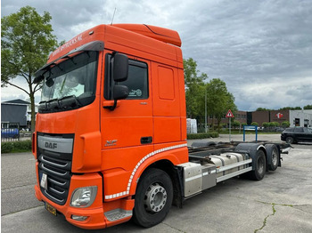 Container transporter/ Swap body truck DAF XF 440