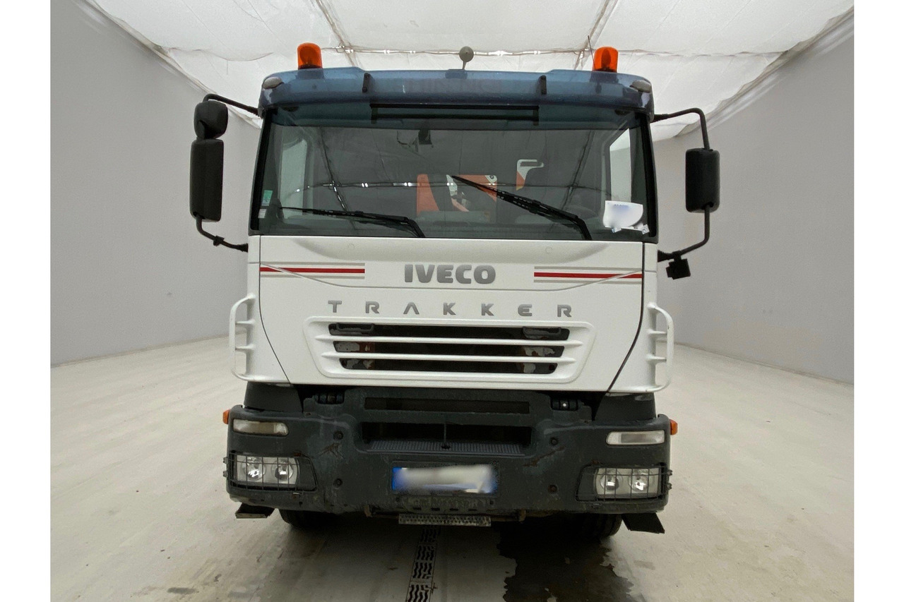 Lease a IVECO Trakker 380 IVECO Trakker 380: picture 2