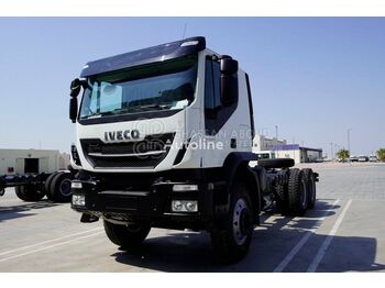 New Cab chassis truck IVECO Trakker Chassis 6×4 – GVW 41 Ton approx. Wheelbase 4500 MY23: picture 1