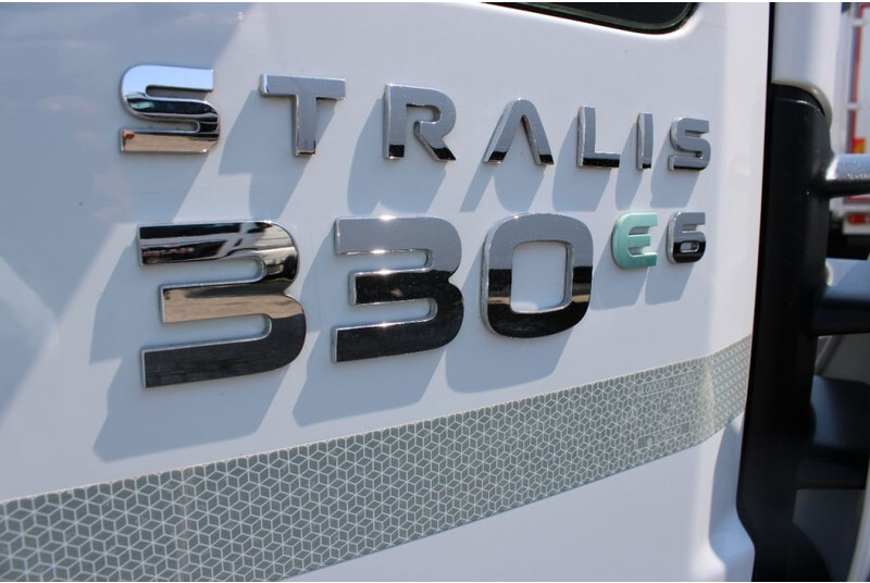 Box truck Iveco Stralis 330 + 6X2 + EURO 6 + LIFT: picture 7