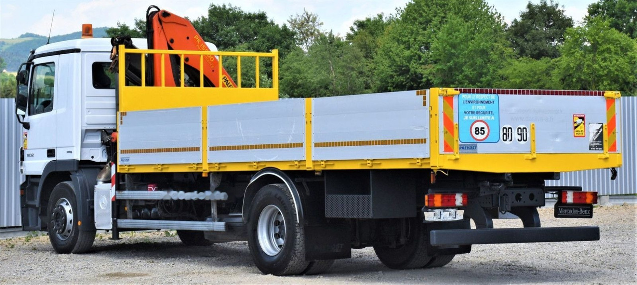 Dropside/ Flatbed truck, Crane truck Mercedes-Benz ACTROS 1832: picture 7
