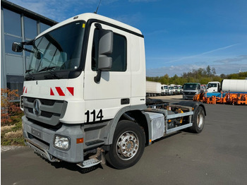 Cab chassis truck MERCEDES-BENZ Actros 1832