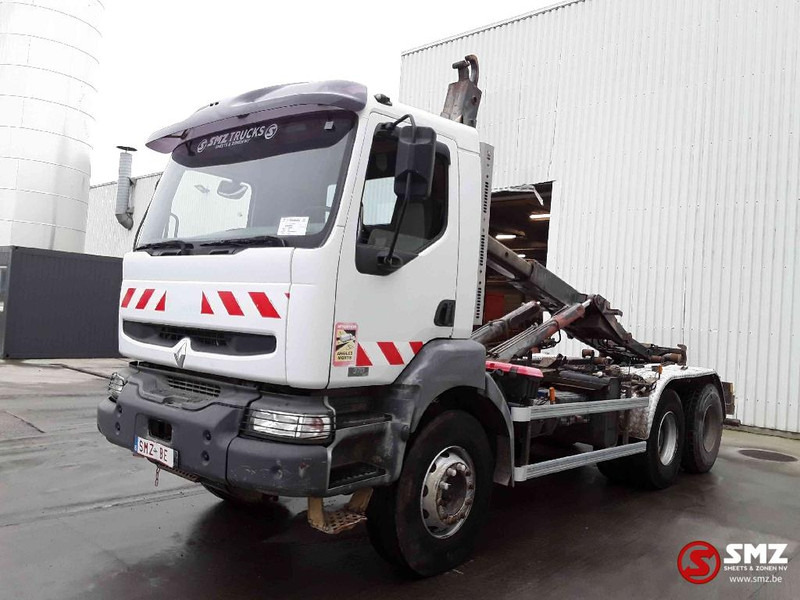 Hook lift truck Renault Kerax 380: picture 4
