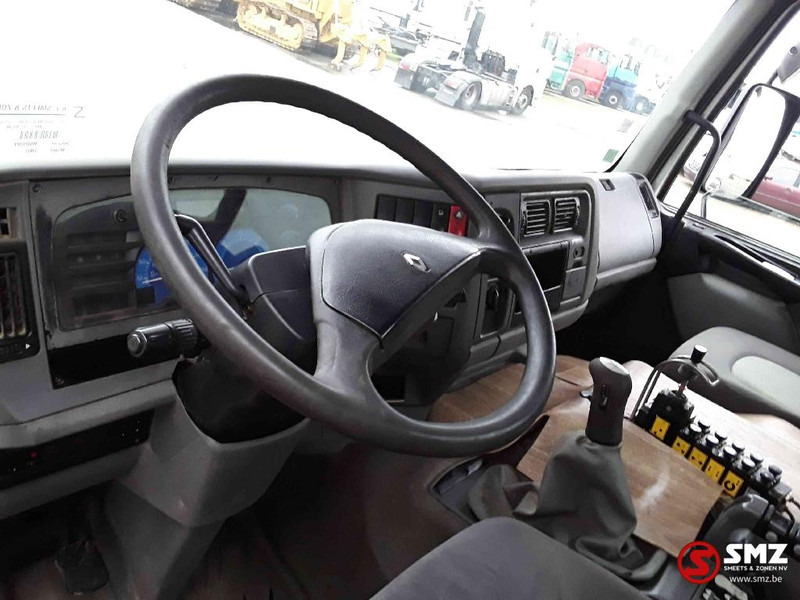 Hook lift truck Renault Kerax 380: picture 9