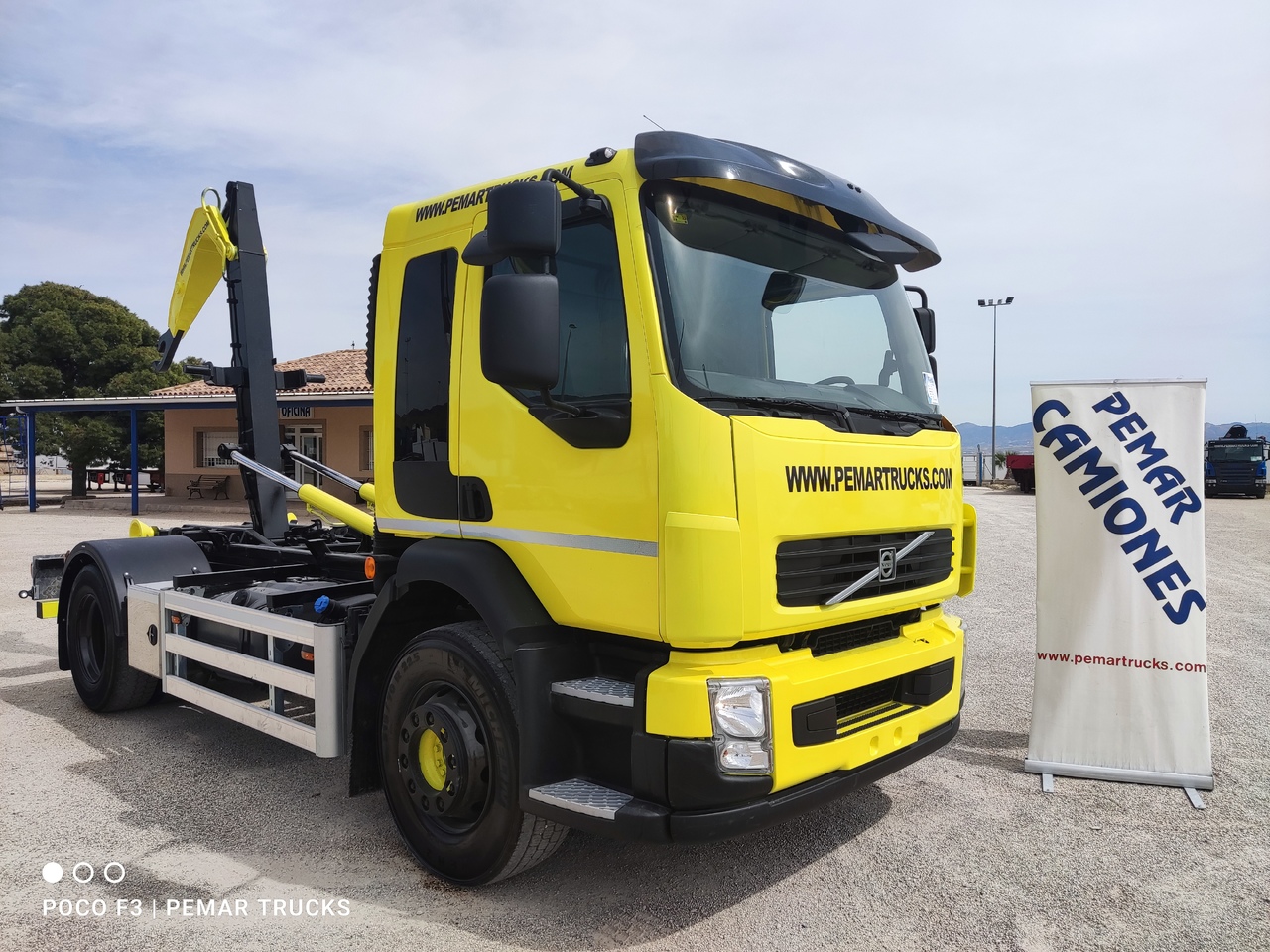 Container transporter/ Swap body truck VOLVO FL 290 MULTILIFT 18T: picture 3