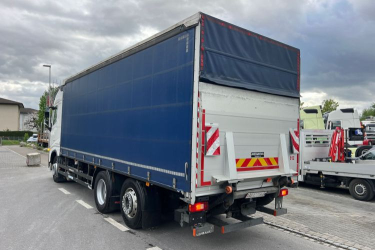 Curtainsider truck Volvo FH-540 6x2 LBW: picture 8
