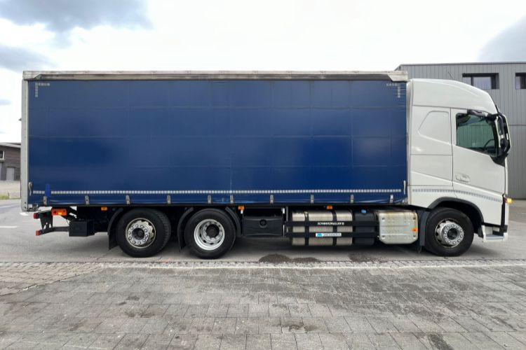 Curtainsider truck Volvo FH-540 6x2 LBW: picture 4