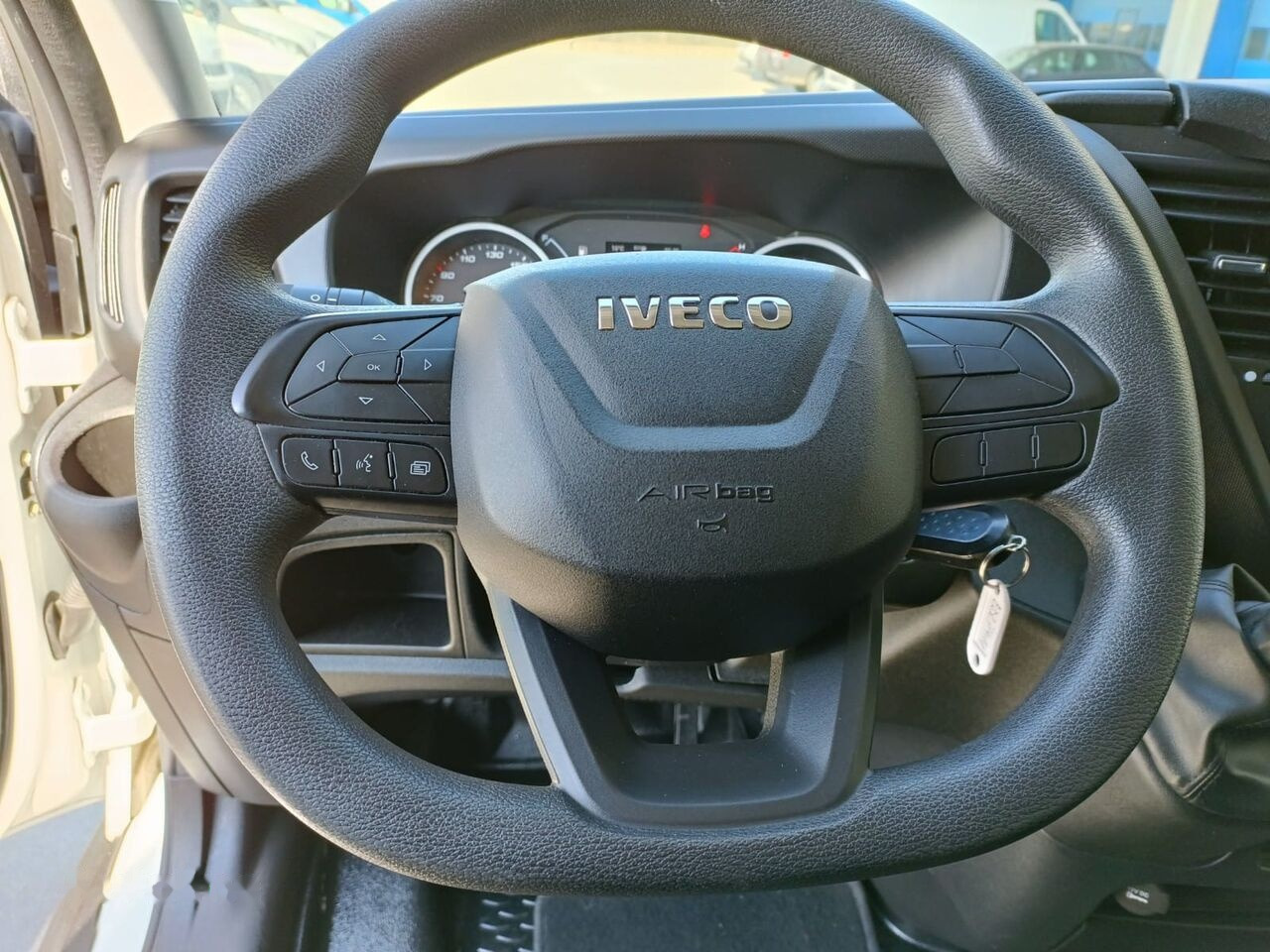 Panel van IVECO DAILY 35S16: picture 13