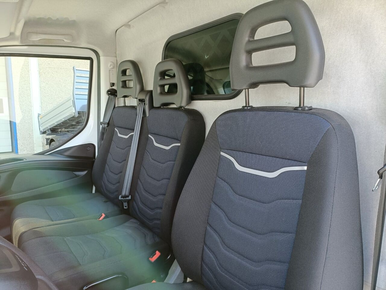 Panel van IVECO DAILY 35S16: picture 14
