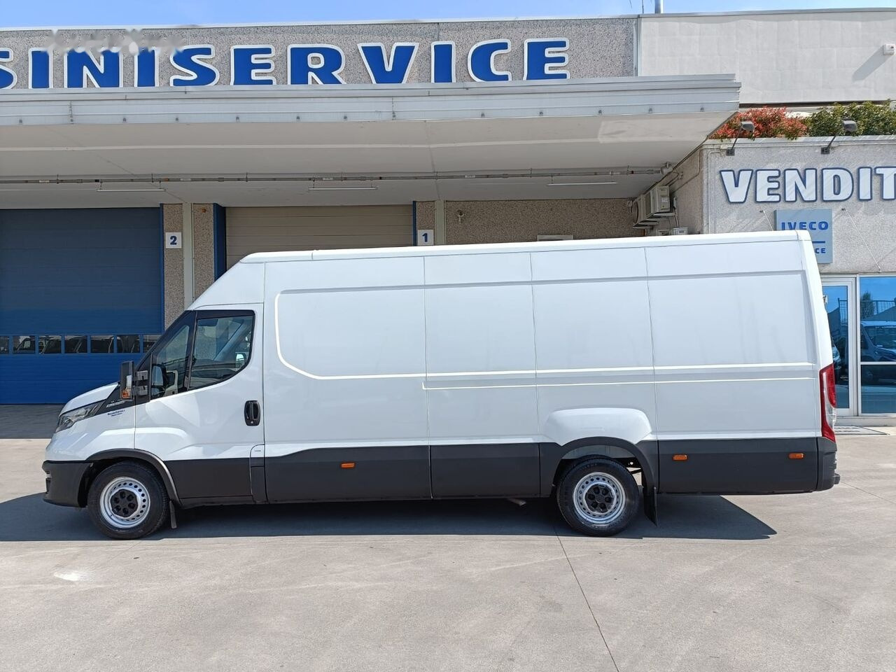 Panel van IVECO DAILY 35S16: picture 7