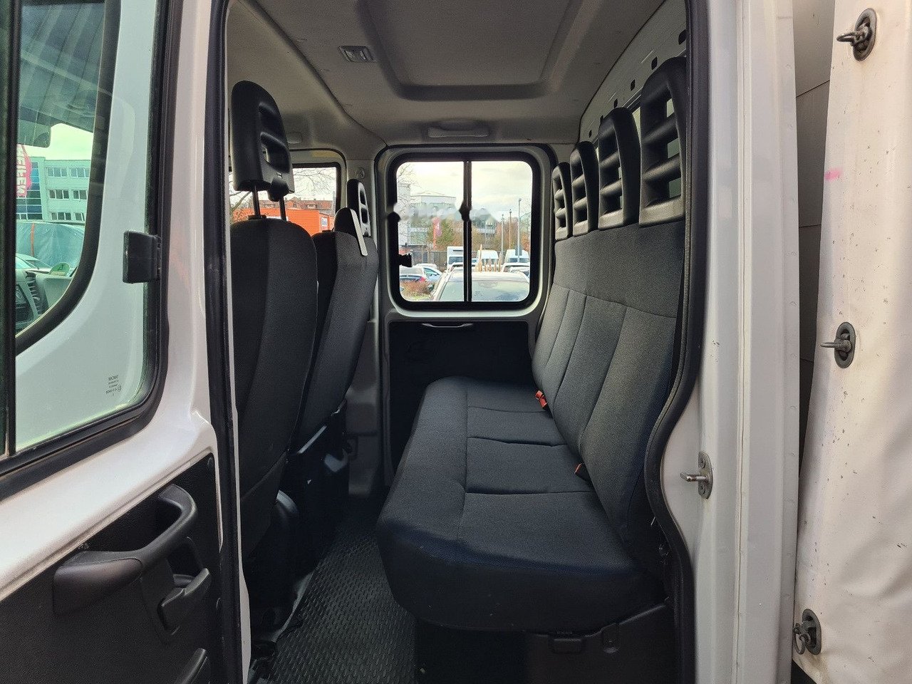 Lease a IVECO Daily 35 C15 Doka Curtain side IVECO Daily 35 C15 Doka Curtain side: picture 14