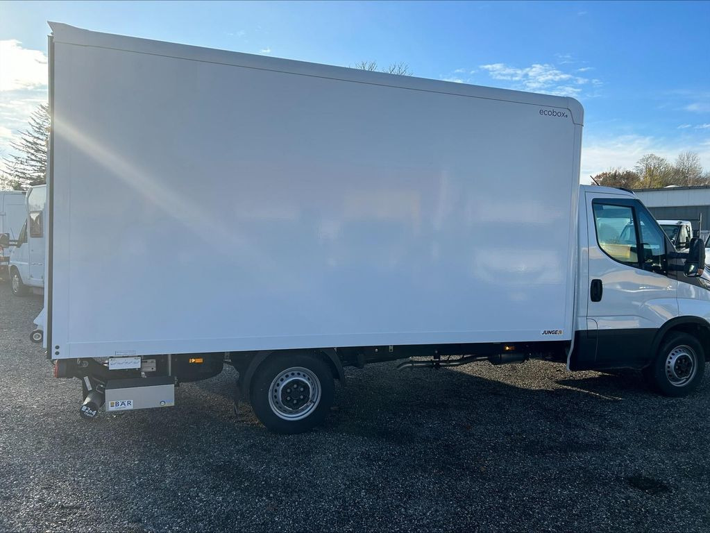 Lease a Iveco Daily Koffer 35S14H EA8 115 kW (156 PS), Auto...  Iveco Daily Koffer 35S14H EA8 115 kW (156 PS), Auto...: picture 8