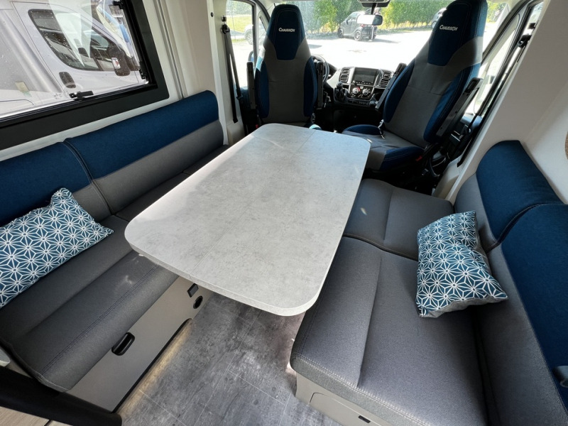 Chausson X550 Exclusive Line - Semi-integrated motorhome: picture 5